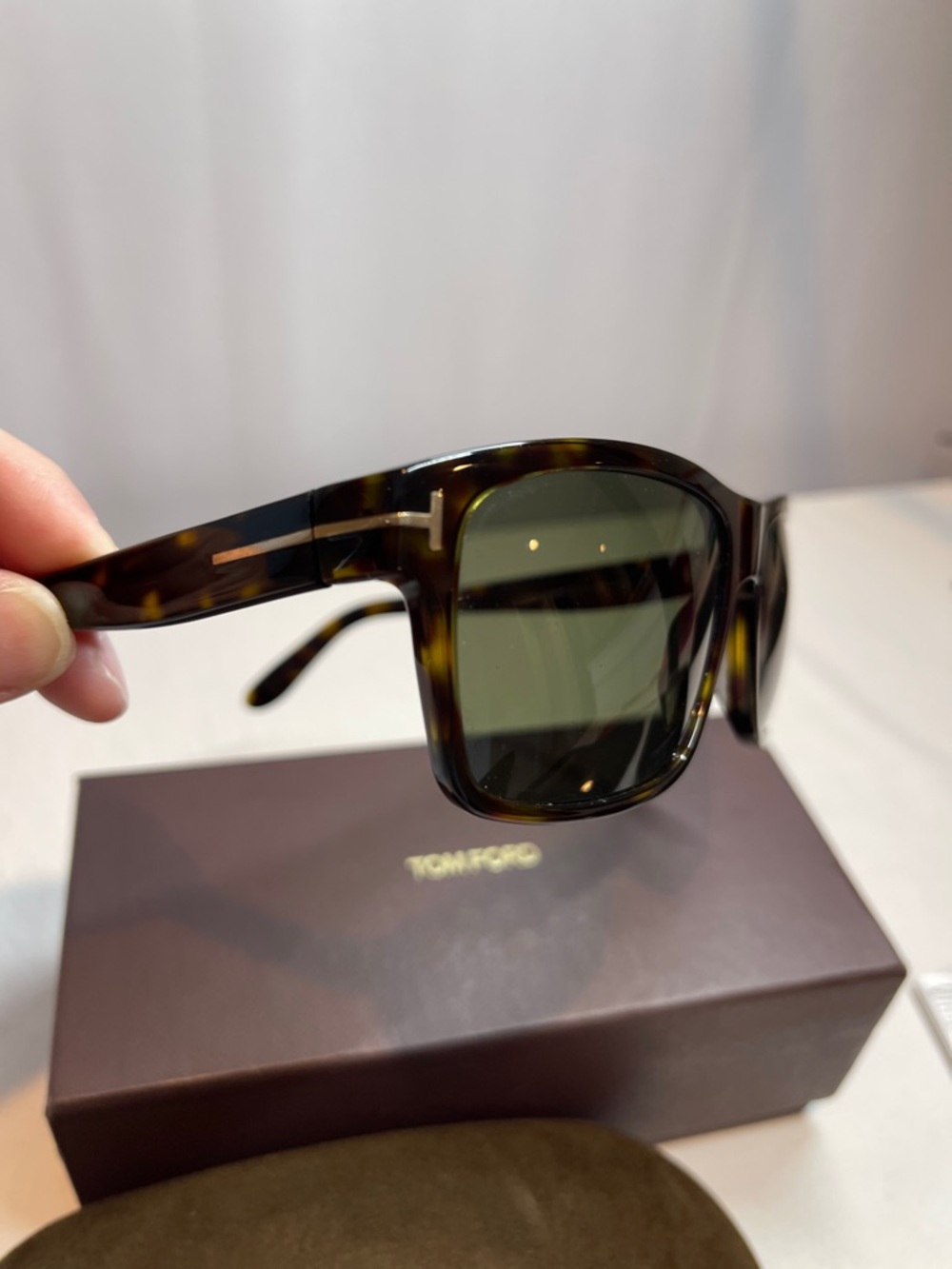 Tom Ford 58-18-135 Augusts Tortoiseshell Frame Sunglasses with Green Lenses - Picture 8 of 11